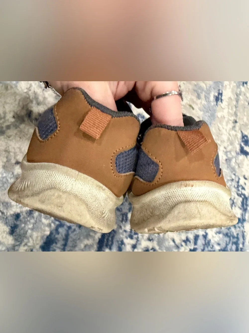 OshKosh B'gosh Navy and White Kids Hook-and-Loop Sneakers